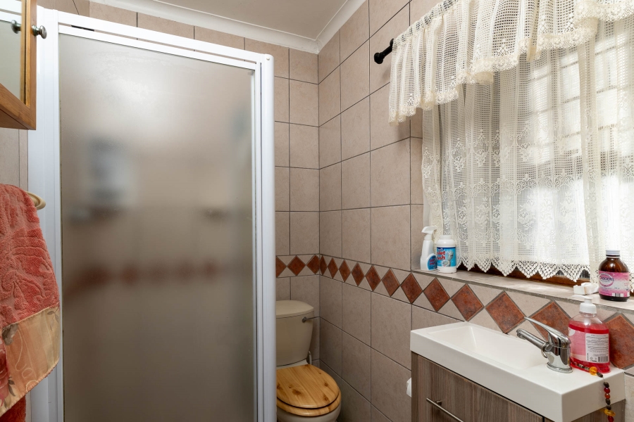 3 Bedroom Property for Sale in Deoville Park Western Cape